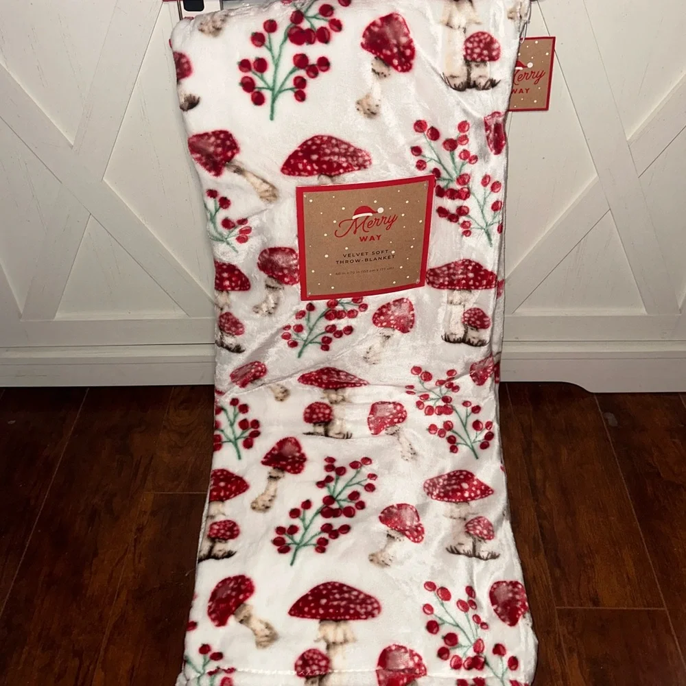 Christmas Mushroom Plush Throw Blanket
